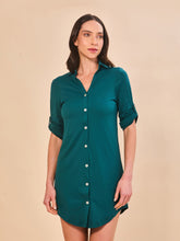 Cargar imagen en el visor de la galería, Model Front: Uv Line Chemise Shirtdress Copenhagen Petroleo Upf50+