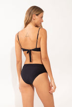 Cargar imagen en el visor de la galería, Model Back: Rio De Sol Bas Bottom Malibu-Black Amy