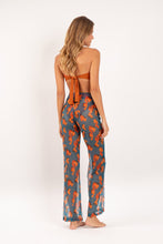 Cargar imagen en el visor de la galería, Model Back: Rio De Sol Pantalon De Plage Luma Pants Lana