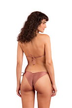 Cargar imagen en el visor de la galería, Model Back: Rio De Sol Bas Bottom Shimmer-Copper Frufru