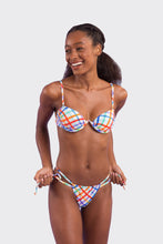 Cargar imagen en el visor de la galería, Model Front: Rio De Sol Bas Bottom Square Pipa