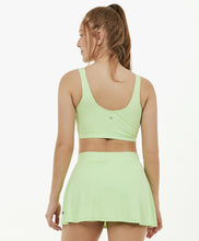 Cargar imagen en el visor de la galería, Model Back: Alto Giro Fitness Haut Top Bodytex Regata Verde Joy