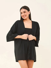 Cargar imagen en el visor de la galería, Model Front: Uv Line Robe De Plage Kimono Color Black Upf50+
