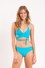 Cargar imagen en el visor de la galería, Model Front: Rio De Sol Haut Top Miami Kate