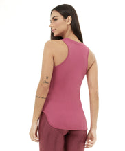 Cargar imagen en el visor de la galería, Model Back: Alto Giro Fitness Haut Regata Skin Fit Alongada Gola V Roxo Reset