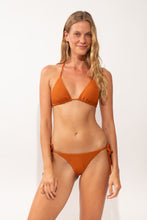 Cargar imagen en el visor de la galería, Model Front: Rio De Sol Bas Bottom Ferrugo Cheeky-Tie