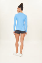 Cargar imagen en el visor de la galería, Model Back: Uv Line T-Shirt Camiseta Uv X Pro Ml Azul Claro Upf50+