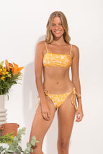 Cargar imagen en el visor de la galería, Model Front: Rio De Sol Ensemble Set Sunny-Forest Bandeau-Reto Ibiza-Comfy
