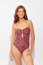 Cargar imagen en el visor de la galería, Model Front: Rio De Sol Une Pièce Coral-Feline Sara-Op