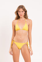 Cargar imagen en el visor de la galería, Model Front: Rio De Sol Bas Bottom Amarelo Ibiza-Comfy