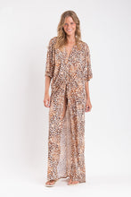 Cargar imagen en el visor de la galería, Model Front: Rio De Sol Vêtement De Plage Leopard Long Dress