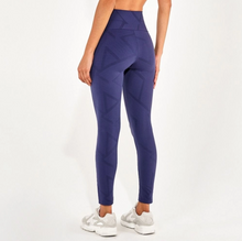 Cargar imagen en el visor de la galería, Model Back: Alto Giro Fitness Bas Legging Circuit Blackout Cinza Graystone
