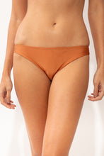 Cargar imagen en el visor de la galería, Gallery: Rio De Sol Bas Bottom Shimmer-Nocciola Essential-Comfy