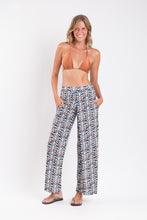 Cargar imagen en el visor de la galería, Model Front: Rio De Sol Pantalon De Plage Ikat Wide Pants