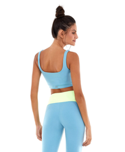 Cargar imagen en el visor de la galería, Model Back: Alto Giro Fitness Haut Top Blackout Costas Regata Azul Waters