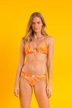 Cargar imagen en el visor de la galería, Image 11: Rio De Sol Ensemble Set Trail-Orange Tank-Tie Essential-Comfy