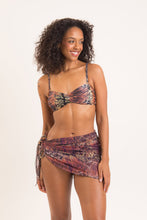 Cargar imagen en el visor de la galería, Model Front: Rio De Sol Jupe De Page Cobra Mini-Sarong