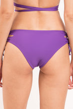 Cargar imagen en el visor de la galería, Image 07: Rio De Sol Bas Bottom Amuleto Madrid