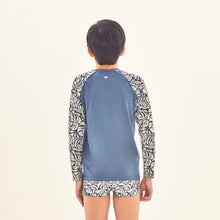Cargar imagen en el visor de la galería, Model Back: Uv Line T-Shirt Rash Guard Kids Costela Aco Off White Upf50+