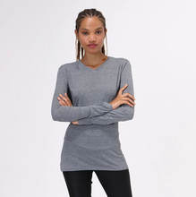 Cargar imagen en el visor de la galería, Model Front: Uv Line Fitness Haut Sport Fit Mescla