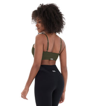 Cargar imagen en el visor de la galería, Model Back: Alto Giro Fitness Haut Top Sem Costura Essential Verde Kalamata