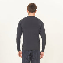 Cargar imagen en el visor de la galería, Model Back: Uv Line T-Shirt Longsleeve Uv X Pro Preto Upf50+
