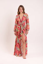 Cargar imagen en el visor de la galería, Model Front: Rio De Sol Vêtement De Plage Sea-Bloom Long Dress Verona