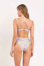 Cargar imagen en el visor de la galería, Model Back: Rio De Sol Haut Top Glow Bandeau-Joy