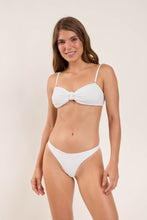 Cargar imagen en el visor de la galería, Model Front: Rio De Sol Haut Top Memphis-White Bandeau-Joy