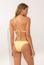 Cargar imagen en el visor de la galería, Model Back: Rio De Sol Haut Top Drift-Butterglow Juliette-Tie