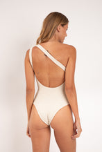 Cargar imagen en el visor de la galería, Model Back: Rio De Sol Une Pièce Brisa-Offwhite Sienna