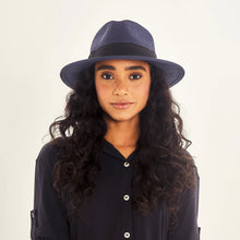 Cargar imagen en el visor de la galería, Model Front: Uv Line Chapeau Panama Hat Shanghai Imp Uni Navy Blue Upf50+