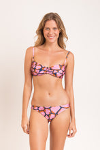 Cargar imagen en el visor de la galería, Model Front: Rio De Sol Bas Bottom Amore-Pink Essential-Comfy