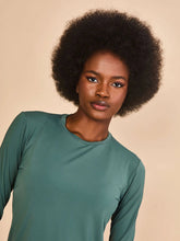 Cargar imagen en el visor de la galería, Image 04: Uv Line T-Shirt Longsleeve Fem New Fit Textura Verde Jade Upf50+
