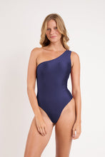 Cargar imagen en el visor de la galería, Model Front: Rio De Sol Une Pièce Touch-Marinho Sienna