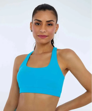 Cargar imagen en el visor de la galería, Model Front: Alto Giro Fitness Haut Top Hyper Costas Cruzadas Azul Scuba