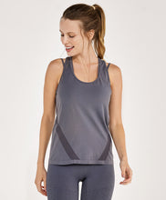 Cargar imagen en el visor de la galería, Model Front: Alto Giro Fitness Haut Regata Sem Costura Grafite