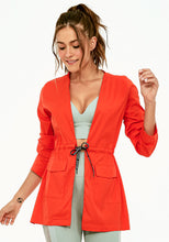 Cargar imagen en el visor de la galería, Model Front: Alto Giro Fitness Haut Jaqueta Tricoline Co2 Over