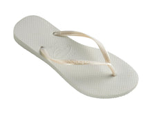 Cargar imagen en el visor de la galería, Model Front: Havaianas Tongs Slim White