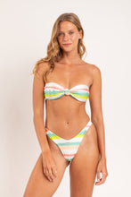 Cargar imagen en el visor de la galería, Model Front: Rio De Sol Ensemble Set Revelry Bandeau-Joy Cali
