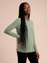 Cargar imagen en el visor de la galería, Gallery: Uv Line T-Shirt Longsleeve Fem New Fit Mix Grey Upf50+