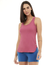Cargar imagen en el visor de la galería, Model Front: Alto Giro Fitness Haut Regata Skin Fit Alongada Roxo Reset