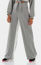 Cargar imagen en el visor de la galería, Model Front: Alto Giro Fitness Bas Calca Bicolore Pantalona Cinza