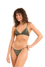 Cargar imagen en el visor de la galería, Image 04: Rio De Sol Ensemble Set Croco Tri-Fixo California