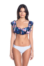 Cargar imagen en el visor de la galería, Image 02: Saha Ensemble Cumbia Floral Night