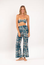 Cargar imagen en el visor de la galería, Model Front: Rio De Sol Pantalon De Plage Azule Murana Pants