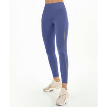 Cargar imagen en el visor de la galería, Model Front: Alto Giro Fitness Bas Legging Bodytex Com Elastico Vazado Azul Moonlight