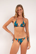 Cargar imagen en el visor de la galería, Model Front: Rio De Sol Bas Bottom Luma Ibiza-Comfy