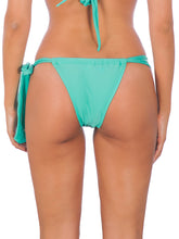 Cargar imagen en el visor de la galería, Model Back: Brazilian Bikini Shop Bas Mare Lace