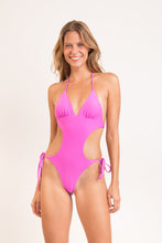 Cargar imagen en el visor de la galería, Model Front: Rio De Sol Une Pièce Vita-Pink Trikini-Comfy